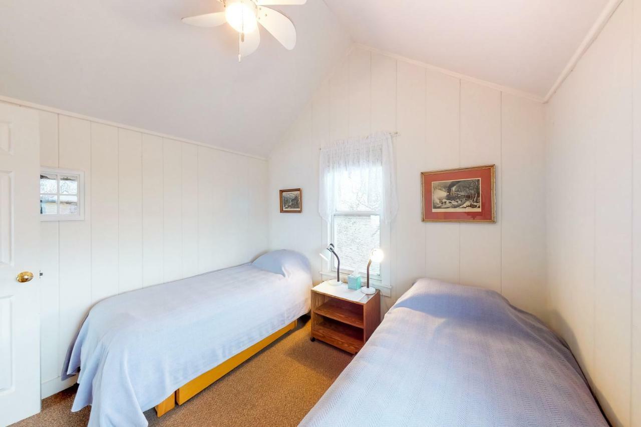 2 Bed 1 Bath Vacation Home In Eastham Exterior photo